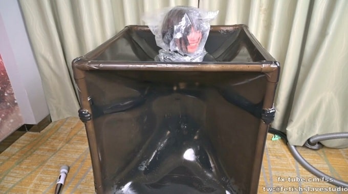 ラバーマゾ・キキを真空ボックスに閉じ込めてみた 其の２